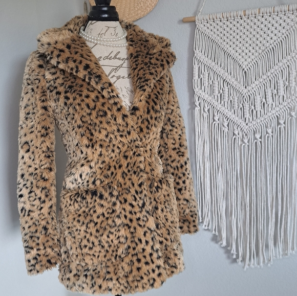 POLLY Winona Faux Fur Leopard Coat - Picture 3 of 12